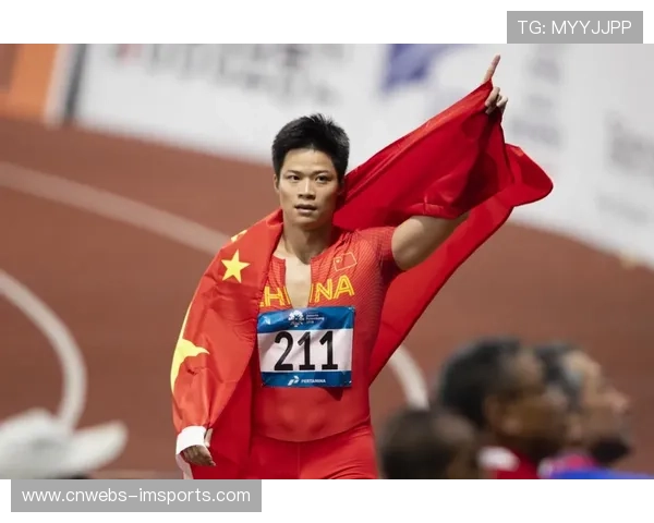 苏炳添完成男子4x100米接力谢幕战,数万观众致敬“亚洲飞人”